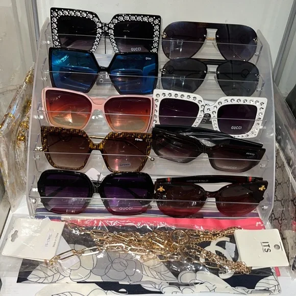 Showcase Displays ✨ Please Read the Description ✨Inspired in different brands ✨ - Picture 5 of 5